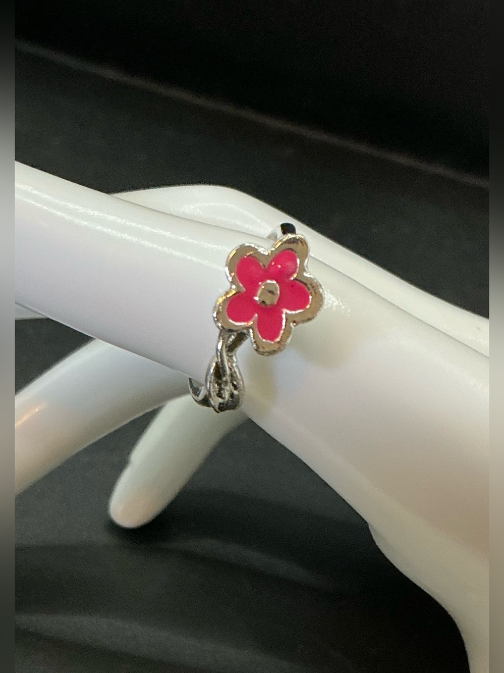 DAINTY SILVER TONE BAND WITH A PINK ENAMEL FLOWER RING SIZE 6 1/4